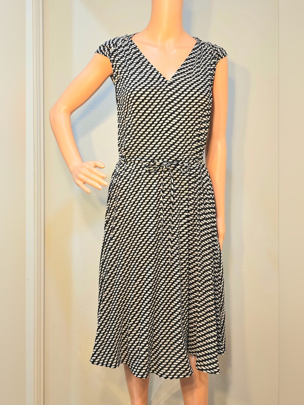 Banana Republic Black & White Printed V-Neck Midi Dress